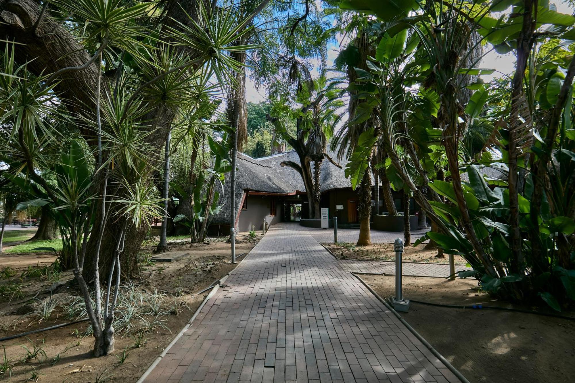Cresta Marang Gardens Hotel Francistown Exterior foto